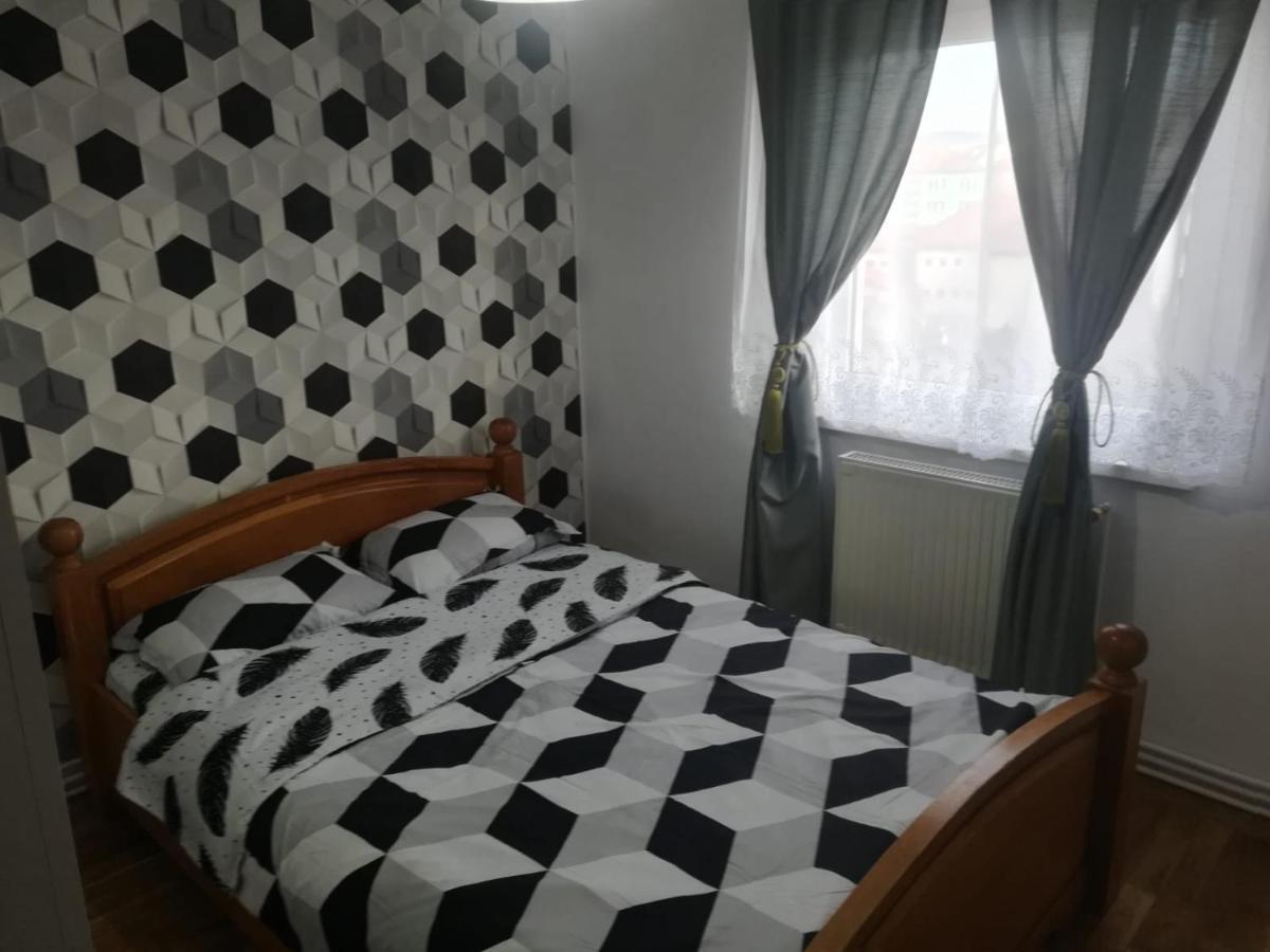 Apartament Erik Appartamento Sibiu Esterno foto