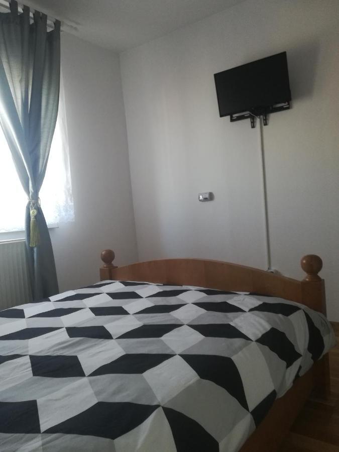 Apartament Erik Appartamento Sibiu Esterno foto